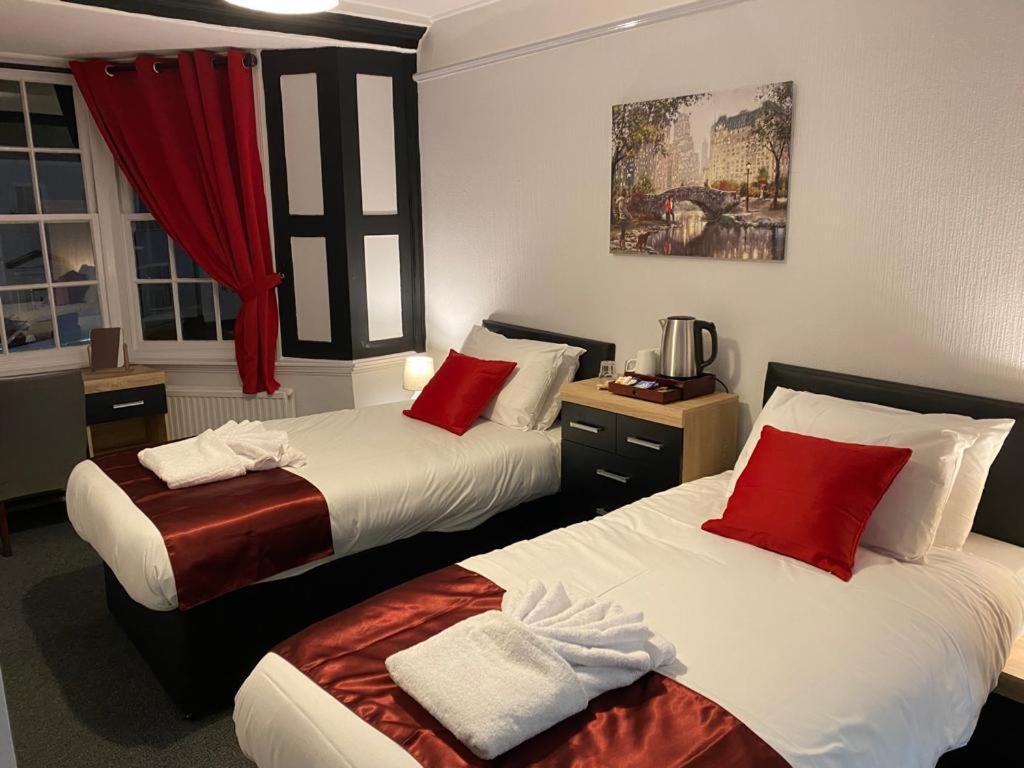 Bugle Hotel Titchfield Exterior photo