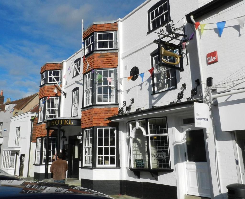 Bugle Hotel Titchfield Exterior photo